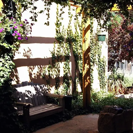 Adobe Inn & Studios